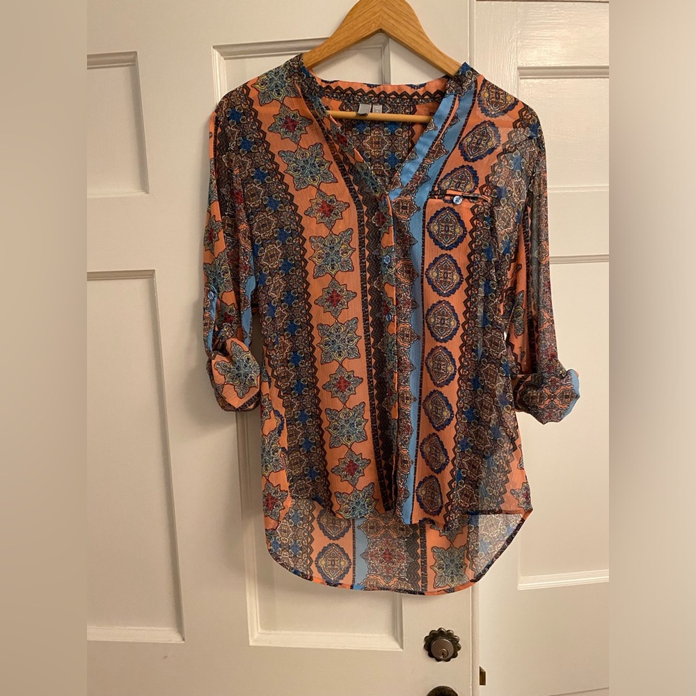 Kut from the Kloth blouse - size small - long sleeve with button to roll/shorten